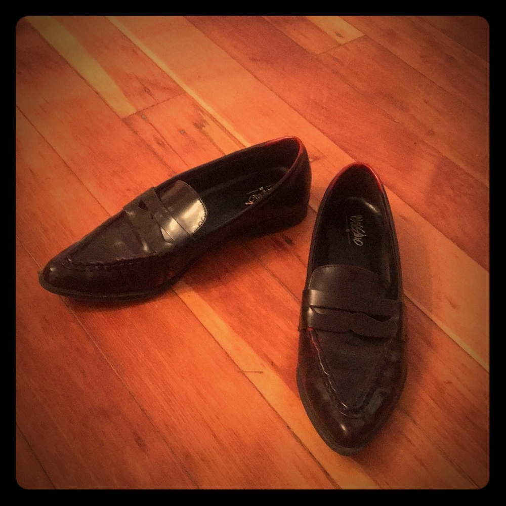 Mossimo pointed toe penny loafers. Size 8